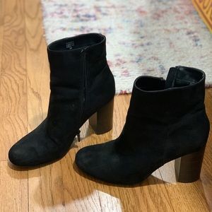 Ann Taylor Black heeled boots